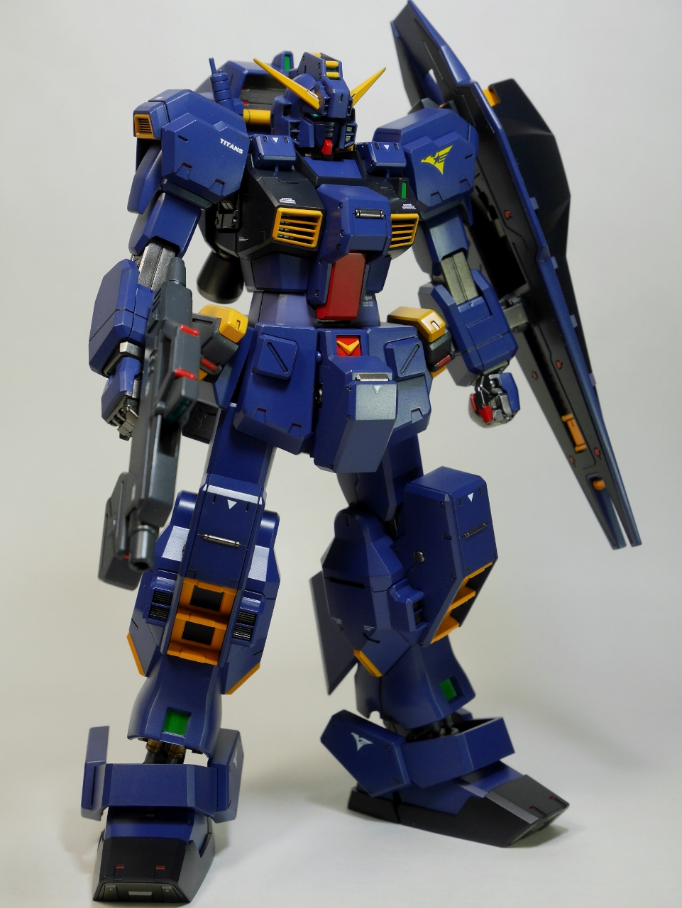 1/100 MG RX-121-2A ガンダムTR-1 アドバンスド・ヘイズル-