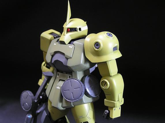 Ｂ-ＣＬＵＢ 1/144 ザクⅠ型トップ機